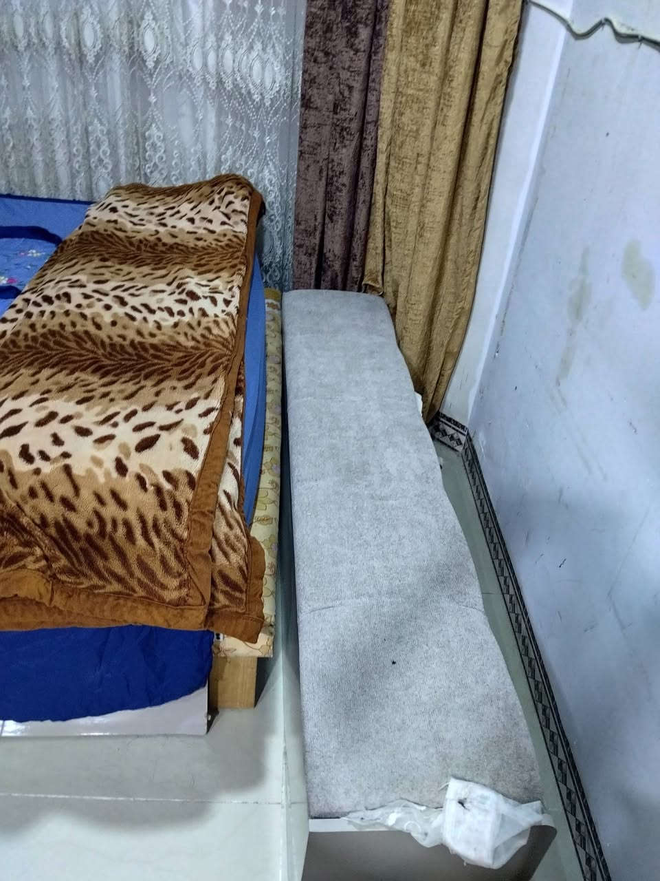 سلام عليكم اخوان عندي هاي غرفه النوم للبيع تضيفه فولل ال شراي يدخل خاص بيها فقط فطر صغير بل جامه مال الكنتور


**إذا كنت صاحب هذا الإعلان وتريد حذفه لأي سبب، رجاءا أرسل رسالة إلى الدعم الفني**