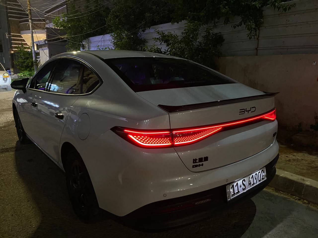 BYD SAEL 05
كفالة عامة من الصبغ و التبديل 

ماشية 9000 و قابل للزيادة 

عليها اضافات 

1- انارة محيطية كاملة 
2- الشاشة محدثة لانشر 
3- بيها ارضيات حوضية قالب بلاد 
4- الجام مغلف عازل حرارة كامل 
5- سبايدر و يدات و مري باتمان 

باسمي تحويل مباشر ثاني يوم 

السعر 19 مليون و 700 

الملاحظات الي بيها 
فطر بلجامة الامامية مصلح 
شخط بدعامية الامامية حتا ما امبين 
فقططط

مكاني بغداد الغزالية 
***********
