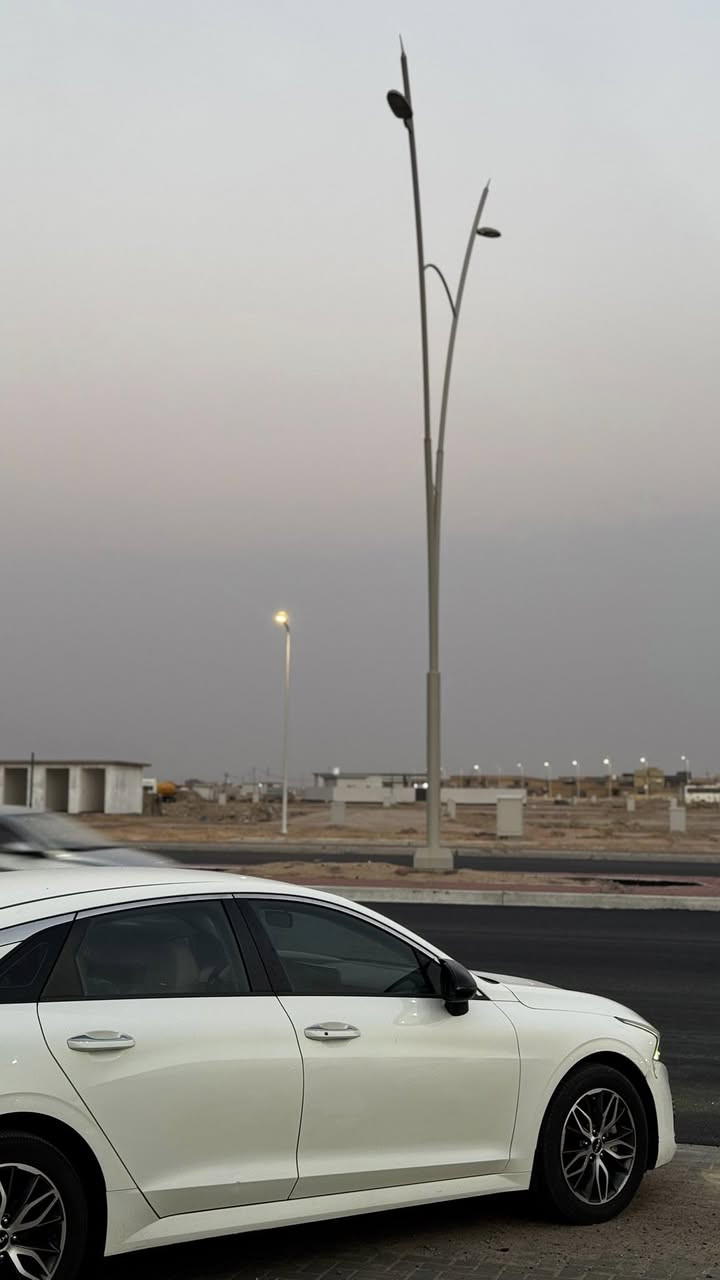 السلام عليكم
كي فايف لبيع 
البصره حي القضاة
مديل 2022 اربيل 
ماشيه 107 
سياره جديده بيها بارد بالبنيد وشخط بالباب 
مكينه كير مكفول 
بصمه تشغيل عن بعد حساس امامي خلفي كشنات جلد مرايا جانبيه شفط فول ماعدا الفتحه 
السعر 190 
***********
