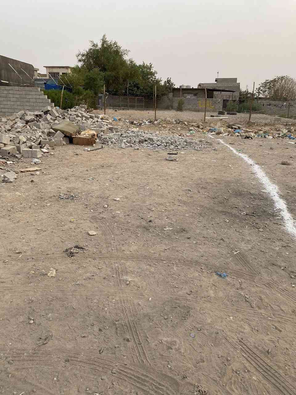 سلام عليكم قطعت ارض للبيع موقع السره قرب جسر الرشيد السعر 3 ملايين ونص بيهة مجال رقم تلفون خابر ***********
