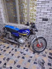 دراجه ايراني 4كير. نضيفه الدراجه كهربائيات كلها شغاله انكر واطلع نقصها...