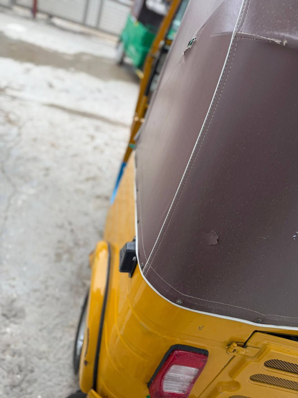 سلام عليكم 
تكتك للبيع موديل 2020 مرقمه رقم وسنويه رقم نكليزي تكتك خير من الله كشر يخبل مكفوله من تنقيص وتبخير بلاد
تخم تاير جديد بيه بس شخوط قليله المكان بغداد الدوره رقم ***********
