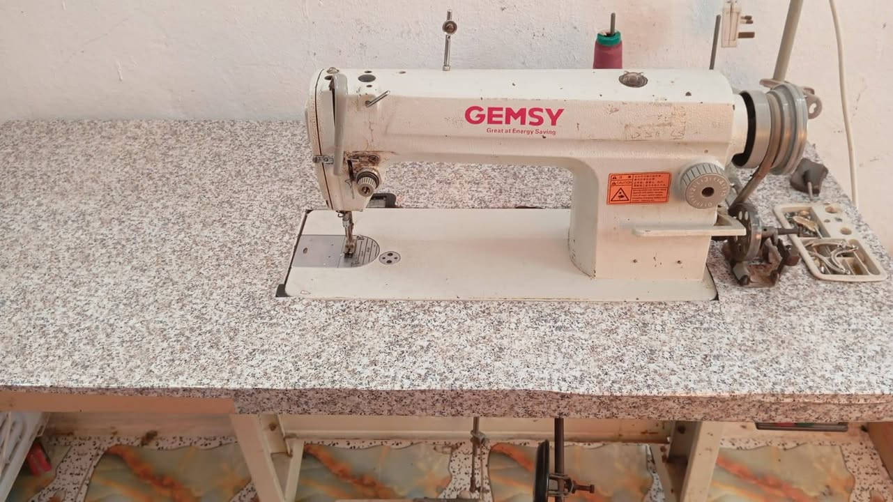 مكينة خياطة
#جيمسي باب أول
للبيع تخبل 😍
الي تريدة هذا رقم صاحبت المكينة ***********
وات ساب
