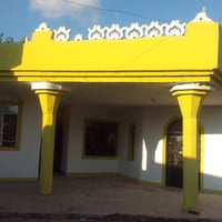 بيت للبيع  الموقع بين كلية التربية والحي الصناعي وقريب على بستان الشيو...