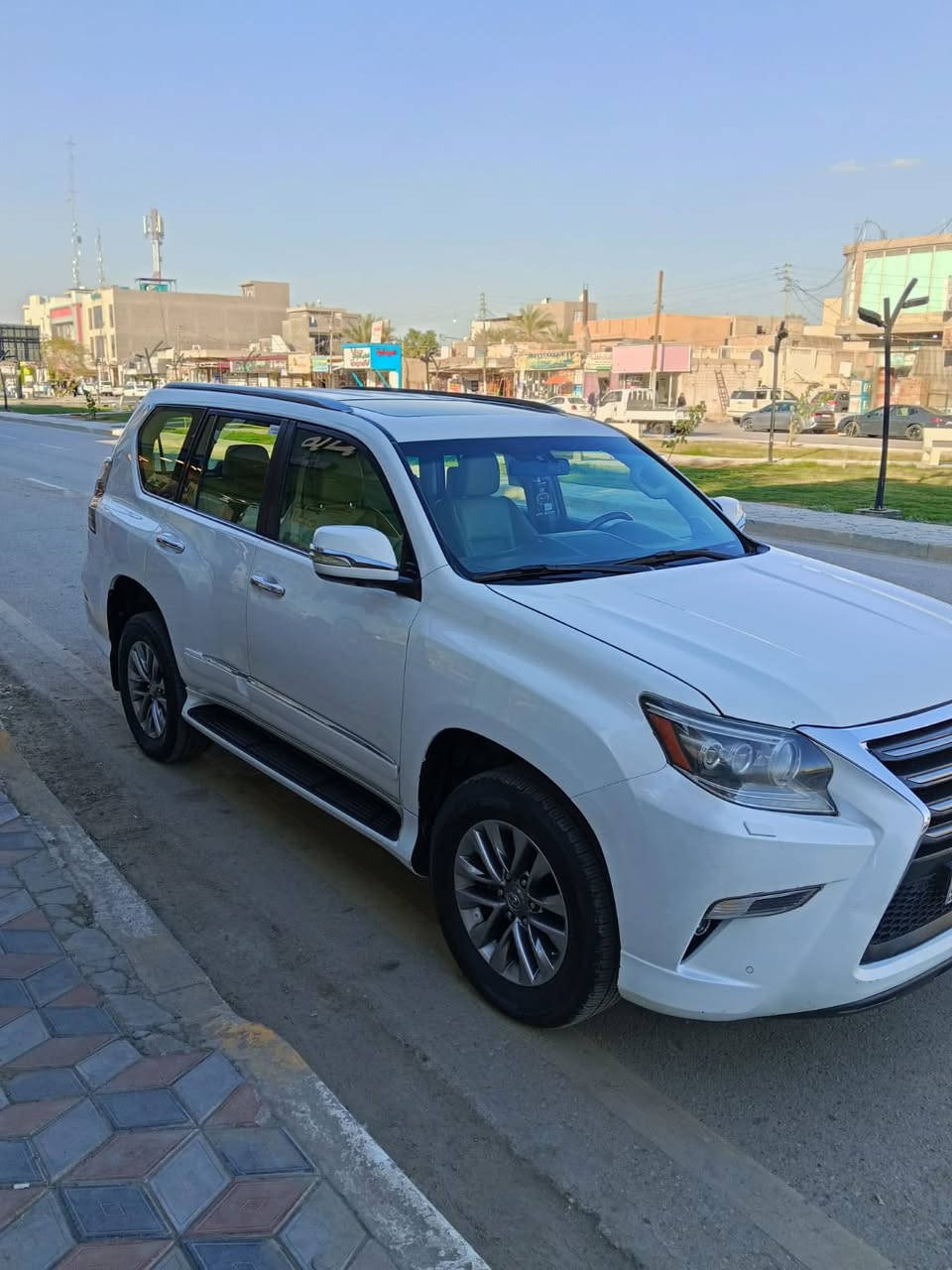 سلام عليكم

لكزز GX460 

موديل 2014 بريم بريم اصل باب اول 

 سيارة داخل ابيض اوف وايت

رقم سليمانية بسمي تريد تحويل تريد وكاله  

مواصفات 

جكات 

شاشات 3 بلاديات

رادار امامي + جانبي

كشنات حار + بارد + ثنين كراسي كهرباء

كشن سايق خزن مموري

ستيرن كهرباء خزن + ستيرن تدفىء

اتو بارك تصفط وحدهي

13 سماعة + دمام 

كشنات خلفية كهرباء 

تشغيل عن بعد 

فتحة بل سقف

ريموند شاشات 
اعلى مواصفات بل لكزز فول للاخير 1/1
***********
