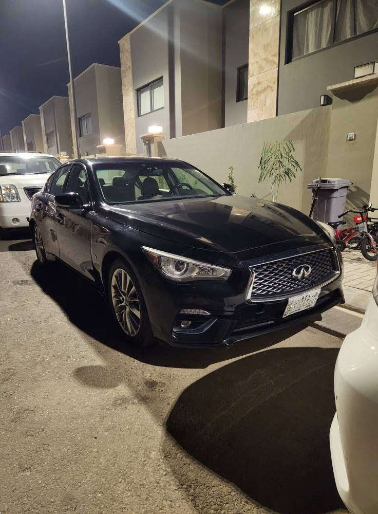 السلام عليكم انفنتي q50 2018
ماشيه 84 الف ميل
وراد امريكي ضرر جاملغ خلفي عكس السايق
بجم كبس بدون ايرباك 
مواصفات الانفنتي المعروفه 
السعر 12 ونص  بي مجال قليل
سياره بدون نقص بس الكشر بي ملاحظات 
صورة التقرير موجوده 
ومبدل مكينه جديده قبل كم شهر
السياره موجوده بالكاظميه 
*********** بغداد, العراق
