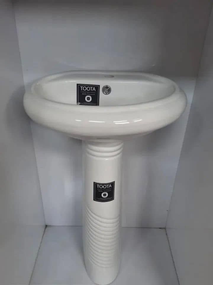 تعلن شركة جه نكين فرع بابل مغسله استاند ماركه توتا 
قياس 
60 سم
55 سم
45 سم
35 سم 
بابل طريق حله - دوانيه قرب بوابه 
***********
