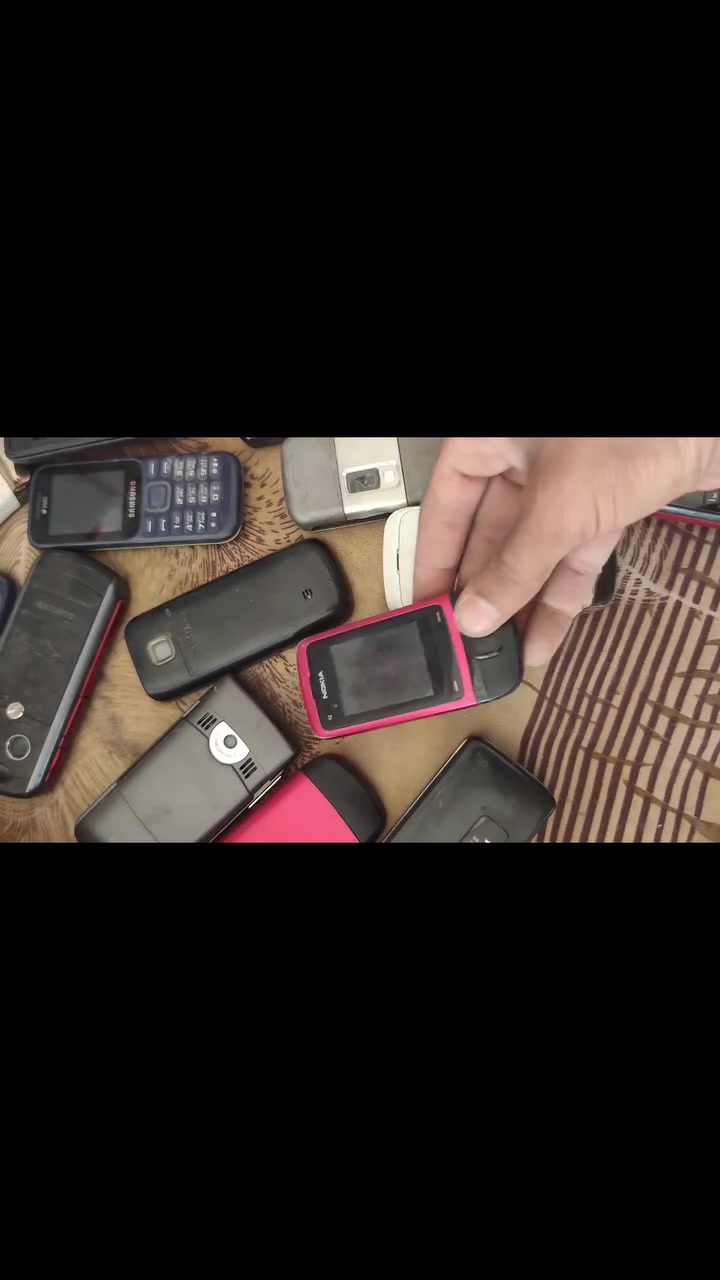 لبيع اجهزه 30 جهاز
27 جهاز مفحوصات و 3 ما فحصتهن ما لكيت بطاريات
يعني ابيع 27 جهاز و 3 هديه 
سعر شلع قلع قطعه 4000 توصيل مجاني عليه 
اجهزه بيهن جديد ما مستخدم واغلب اجهزه خطين ورام اصليات 
عزلت محل وهاي تصفيه وشكراا شراي يدخل خاص


**إذا كنت صاحب هذا الإعلان وتريد حذفه لأي سبب، رجاءا أرسل رسالة إلى الدعم الفني**