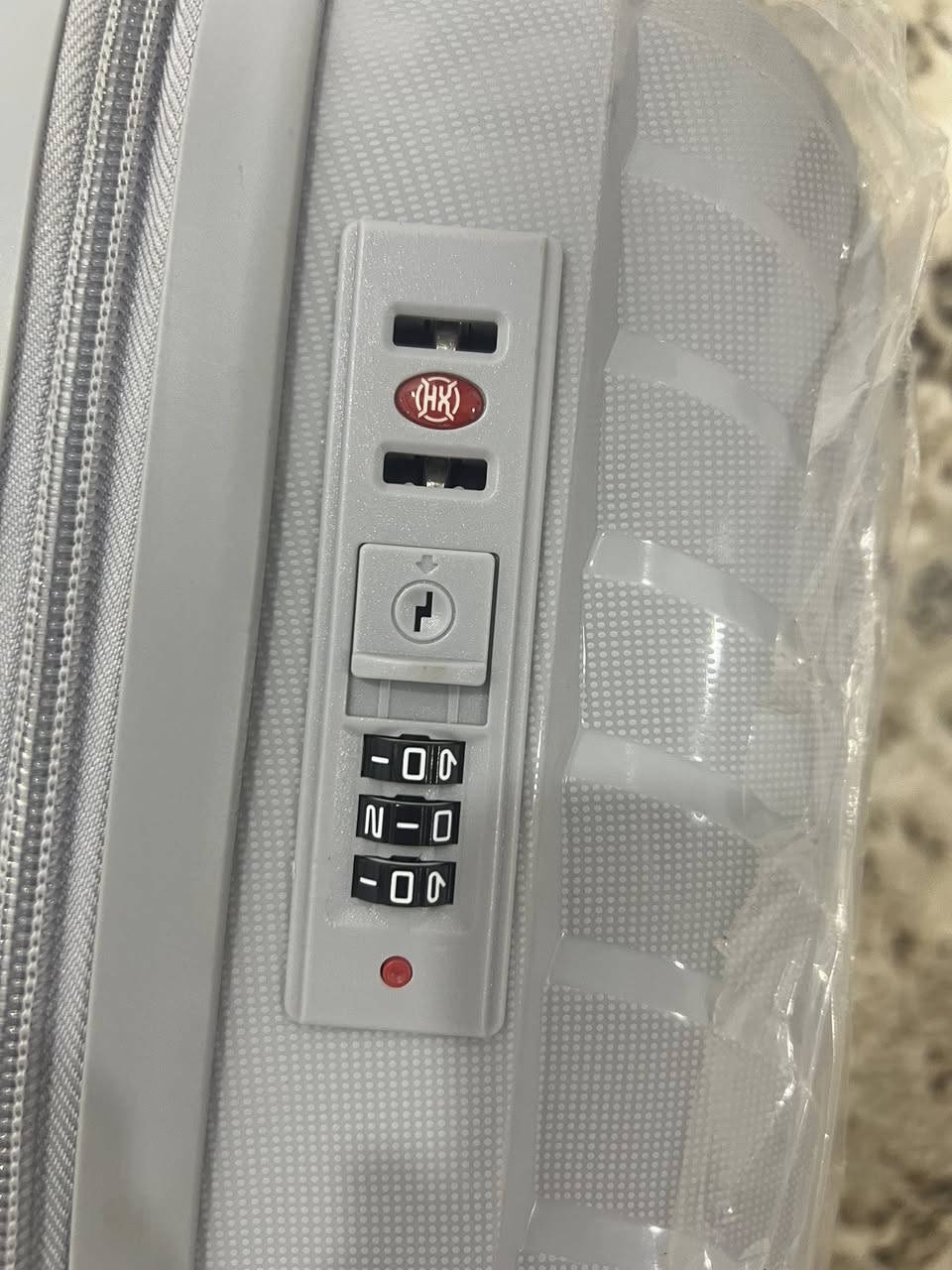 حقائب جديده للسفر للبيع بسعر مناسب جدا باختصار: هذه الحقيبة تعتبر خياراً ممتازاً للسفر المتكرر بفضل مادة البولي بروبلين التي تحمي محتويات الشنطة من التلف والكسر.
حقيبه ضد الكسر و بيها قفل همين
""


**إذا كنت صاحب هذا الإعلان وتريد حذفه لأي سبب، رجاءا أرسل رسالة إلى الدعم الفني**