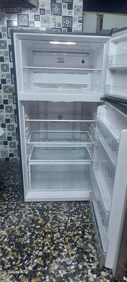 ثلاجه هيتاشي انفيرتر أكبر حجم اخت جديده فوول تجميد +مجمده أكبر حجم نضاف كلش مكاني بغداد شارع يتصل ***********
