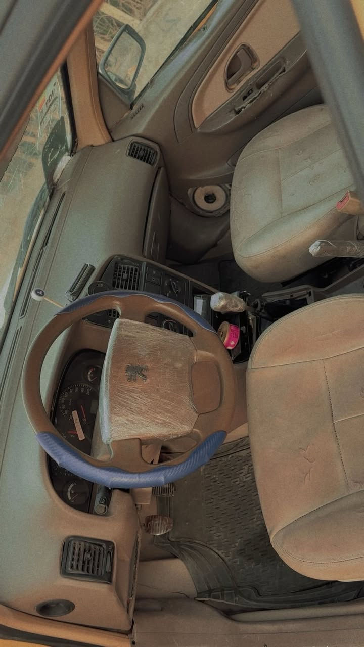 السلام عليكم 
بيجو 405 
مديل 2014
حدادية 100/80
باتري جديد سلف جديد دينمو جديد
مصفرة هيئة وغرامات السنوية 2026
مكينة ستوة شادهة جديدة 
تبريد شغال ثلج ❄️ 
تخم تاير جديد 
لايت زنون 
*********** رقم تليفوني
مكاني ابو الخصيب 
السعر 25 ورقة
