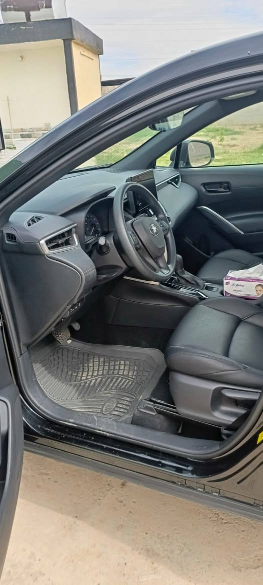 كورلا كروس موديل 2023 ماشية 48 الف هايبرد مواصفات  se  سعرها  173 وبيها مجال ترهم مقدمة زينة والباقي اقساط حسب الاتفاق ***********
