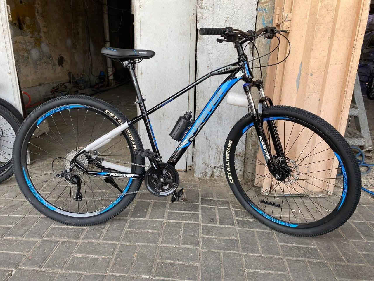 باسكل من ماركه فور ايفر يتحمل وزن 100 كيلو  قياس 27.5   نوعيه اصليه وجبلي   ستخدام قليل نزرف تاير الجدامي وتركته ابيعه عله وضعيته موديل 2023جديد مستخدم قليل جداً رقمي وتساب ***********
