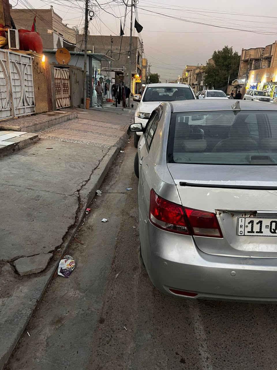 سلام عليكم من رخصت الادمن بيوايدي جي 3 موديل 13 كير ومحرك البلاد مالتهه مكفولات سياره ممتعويه خير من الله تبريد ثلج كهربايات شغالا منضومت زنون ضربتهه جاملغ خلفي ومصلح  سياره خير من الله كبل لشارعمكاني رقم بغداد مكاني بغداد  سعر 52 وبيهه مجال  رقم بي واتساب *********** قليل متواجد فيس
