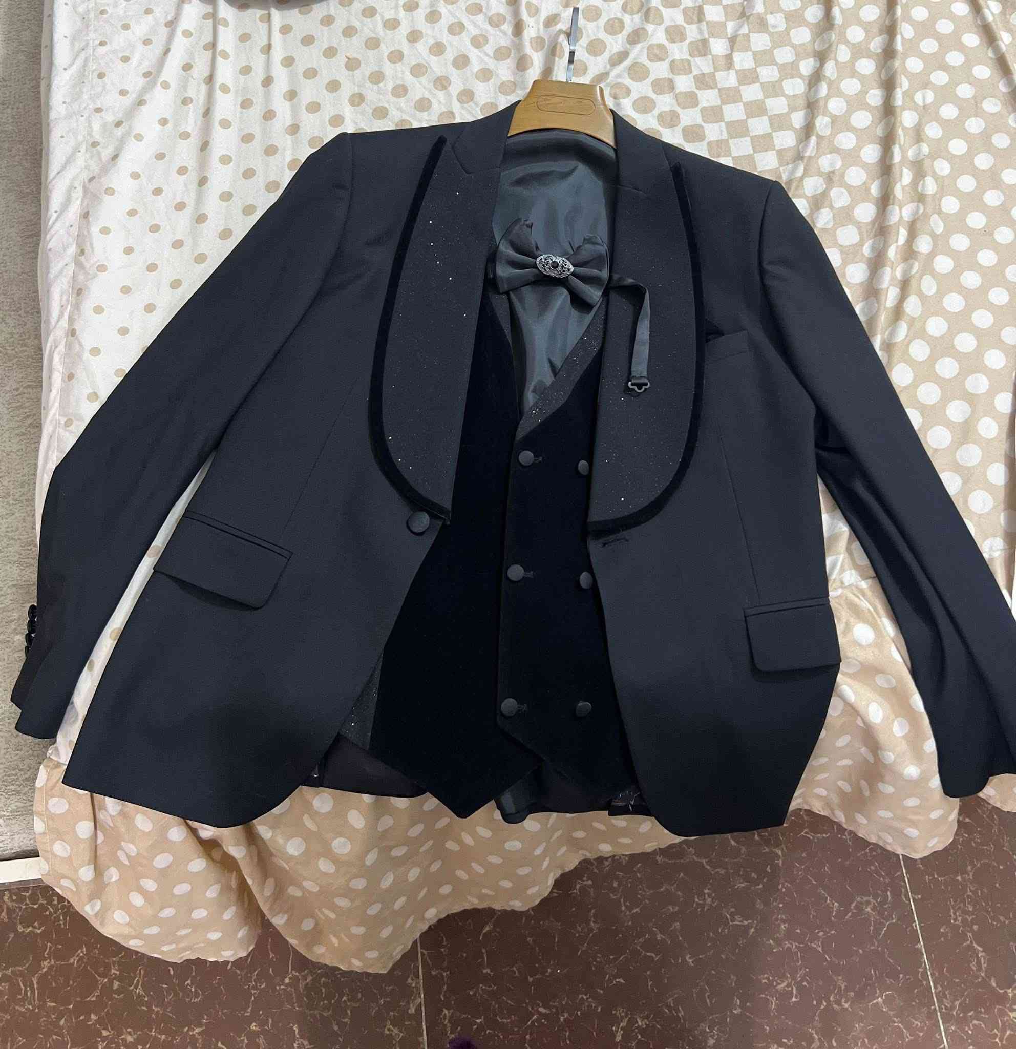 السلام عليكم طلعلي قاط توكسيدو بل امزون وحذاء توكسيدو القاط طلع سعره ب 200الف أبيعه ب70والحذاء طلع ب60ابيعة ب30


**إذا كنت صاحب هذا الإعلان وتريد حذفه لأي سبب، رجاءا أرسل رسالة إلى الدعم الفني**