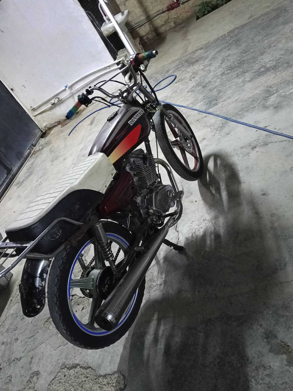 للبيع سعر 170بي مجال اتصل ***********مكان كركوك ماطور بس كير يجي بس نمره وحده مااعرف شبي محرك بشرط دبلات شغال كشن جديد صالنصه صوت تخبل تايرات زين تانكي جديد
