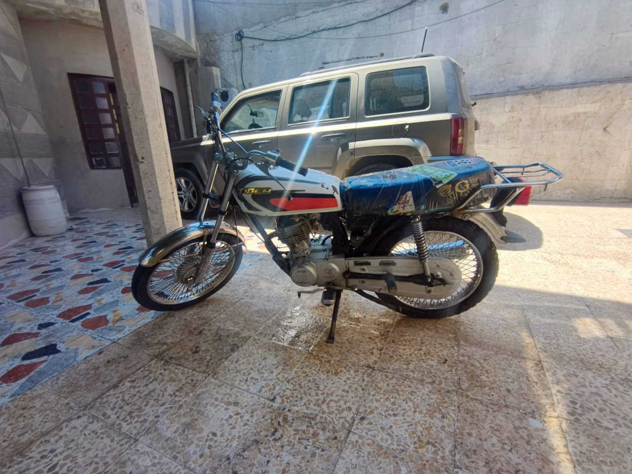 ماطور تايكر 20  ماطور بي صوت فيلس فقط وياله ميل دبلات شغاله السعر 240 وبي مجال للطيبين رقم الهاتف ***********
