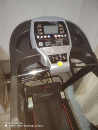 جهاز الجري أو الركض مستخدم شي قليل للبيع للاستفسار الاتصال 07860771006