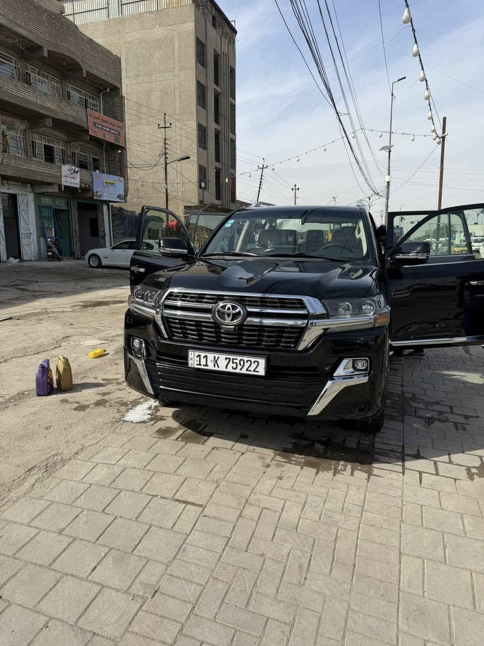 لاندگروز2021  ساز اصلي الفئة العالية محرك 8سلندر 4600 فول مواصفات 1/1 رقم بغداد بأسمي السيارة المواصفات 
1- بصمه + بصمه ابواب 
2- سلايت 
3- كشنات جلد + كهرباء  
4- دشبول لگزز + 3 شاشات 
5- صندوگ كهرباء 
6- 3 شاشات 
7- كامرات 
8- حساسات امامي خلفي 
9- شاحن لاسلكي 
10- دبل ماوس 
11- محرك V8
12- اناره داخليه 
13- 8 ارباك
14- تشغيل عن بعد 
15- اشاير لكزز
فول مواصفات اصل 1/1 مكان بغداد 
مغلفة PPF الاصلي
السيارة مكفولة من كلشي بيهة بس بارد على گد إصبعين بل بل باب الخلفي الجهة العكس السايق 
وماشية 87,000 كيلو متر حقيقي وقابل للزيادة
السعر($60,000) يعني 6 شدات
المكان بغداد البنوگ
ما متواجد عل خاص 
للأستفسار *********** 
موجود ع خط و ع الواتساب
