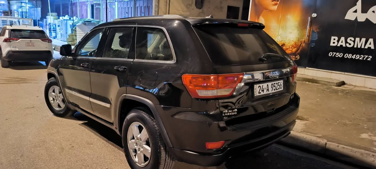 لون اسود قتران
ماشية 184
سيارة شوية جاملخ الخلفي بدو دواخل  و شبرين بالباب
گير و محرك بشرط 
دفع رباعي 
سنوي جديد ٤ تايرات جديد 📮
سيارة حلوة ونظيفة 
ماتحتاج مصروف جاهزة 
مكينة كير شرط
مكان/ قضاء بردرش
***********
