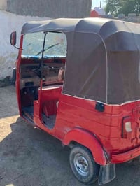 تكتك البيع 18 بسمي البيع صبق عام جماليه السعر 5 مليون 07842639930