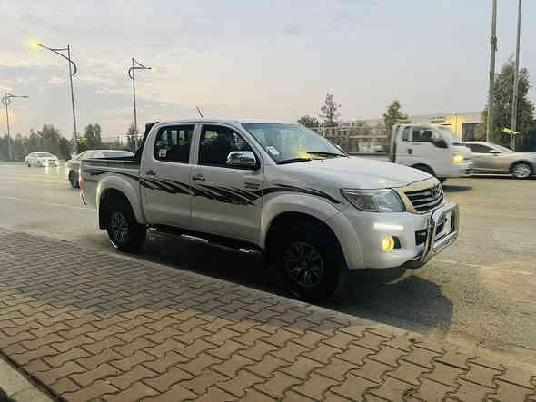 السلام عليكم بيكم هايلوكس عالية 
اربعة سلندر مكينة 2700 نهرو ام البطل
السيارة مكفولة بيه بارد فقط وصور السونار موجود محرك بلادي ما مفتوح ولا مصلح 
لا تنقيص ولاتبخير 
السيارة ماشية 177 الف 
كير عادي سنوية 2030
رقم سليمانية 
مكان السيارة بغداد العامرية 
السعر 210
***********
