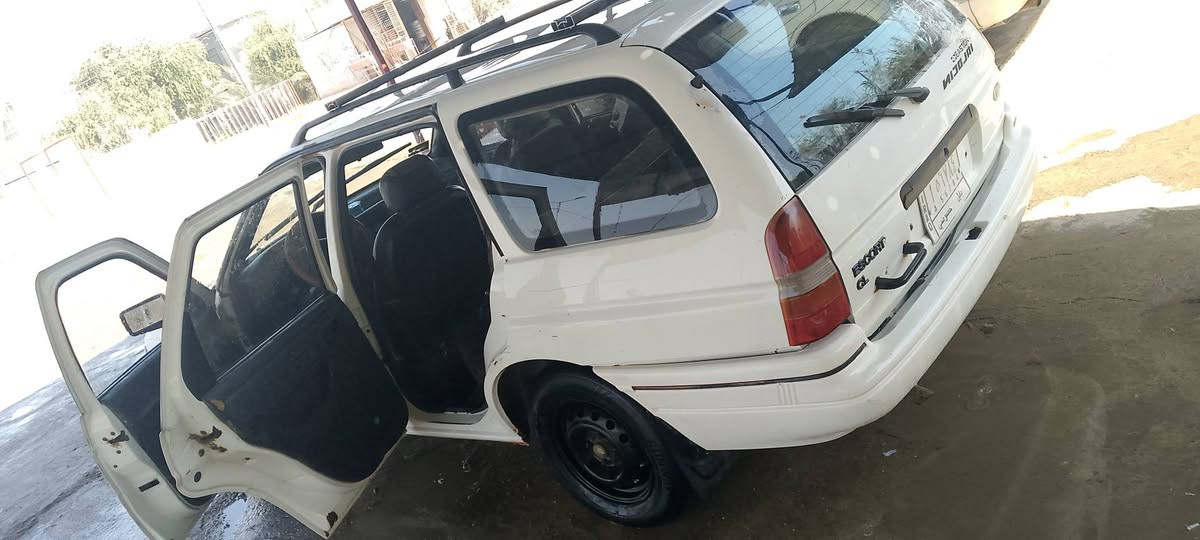 سلام عليكم فورد  اوتماتيك للبيع بدون راعي راعيها متوفي اهله موجودين سنويه عضم  رقم بابل الماني  مكينه وكير نضاف غرفه كهربائيات سياره خدميه سعرها ١٥ مجال بسيط مكاني بابل قضاء الكفل  *********** فقط شراي يتفضل يتصل
