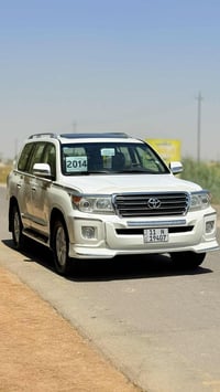 لاندكروز موديل ١٤ بريم اصل ماشيه ١١٢ حقيقي سياره استعمال شخصي والسونار...