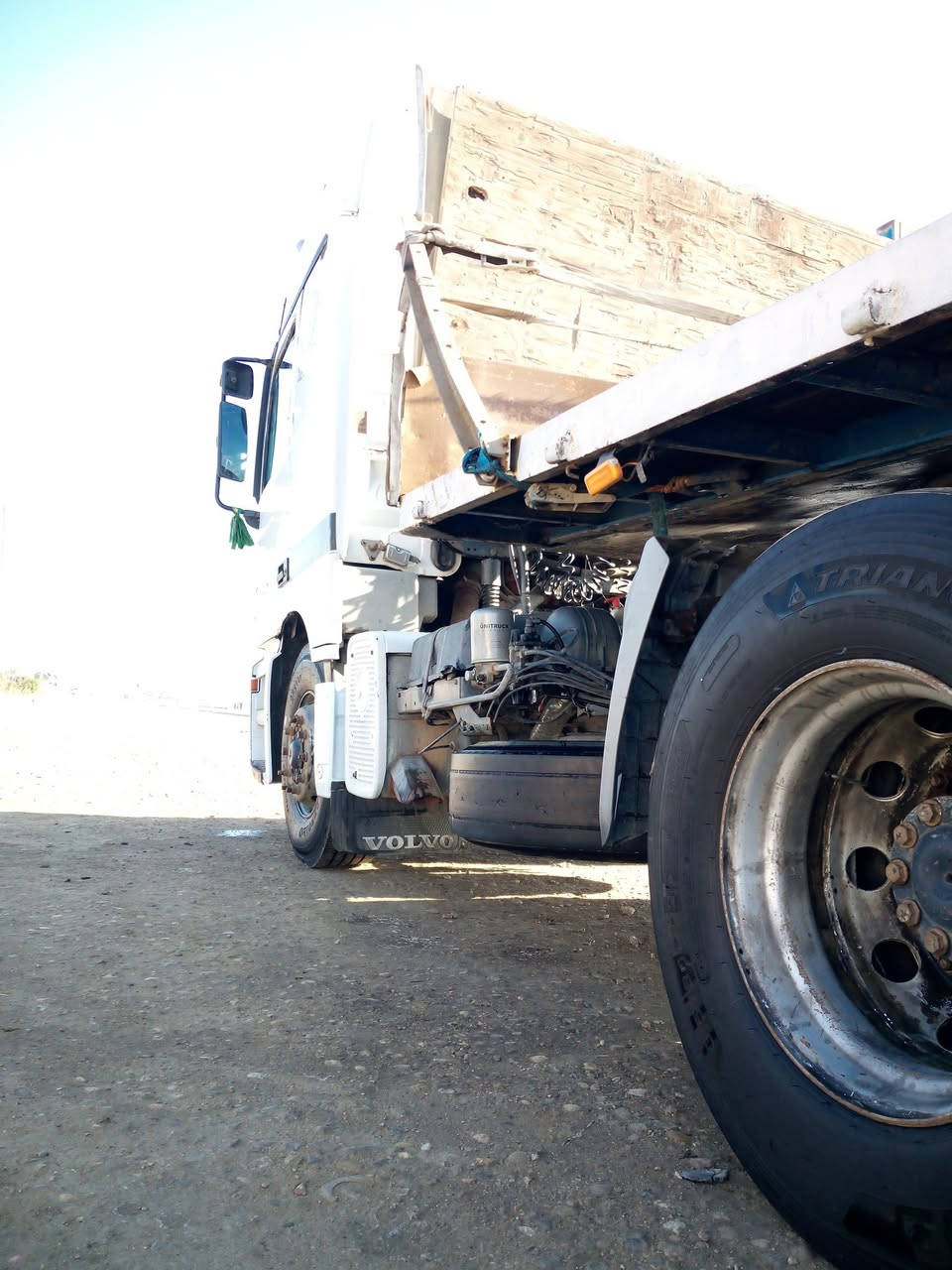 اكتروز للبيع 2000 شاشه كير كهرباي  مكينه شاصي وكير  مكفول تخم تاير راس وعربانه شرط التحويل ***********/*********** اني مكلف بنشر اتصل
