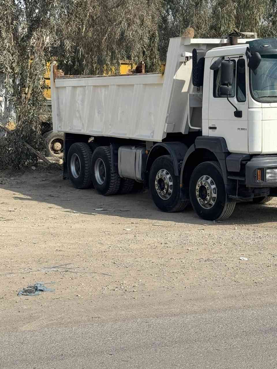 مان عكرب موديل 2002 مكينه 410 تيكة مجموعه جي اف شاصي عالي مكفول 
***********
