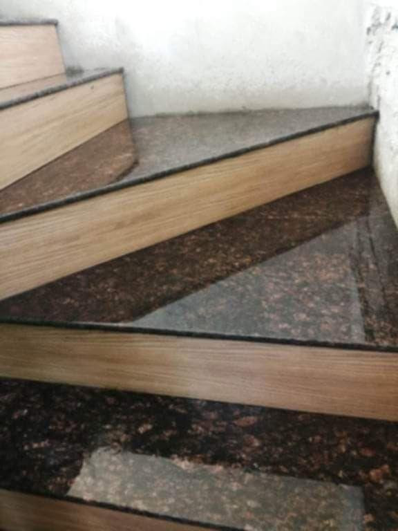 السلام عليكم
صفاف كاشي بورسلين ازاره بايات درج مرمر
شغل هندسي شرط
***********
