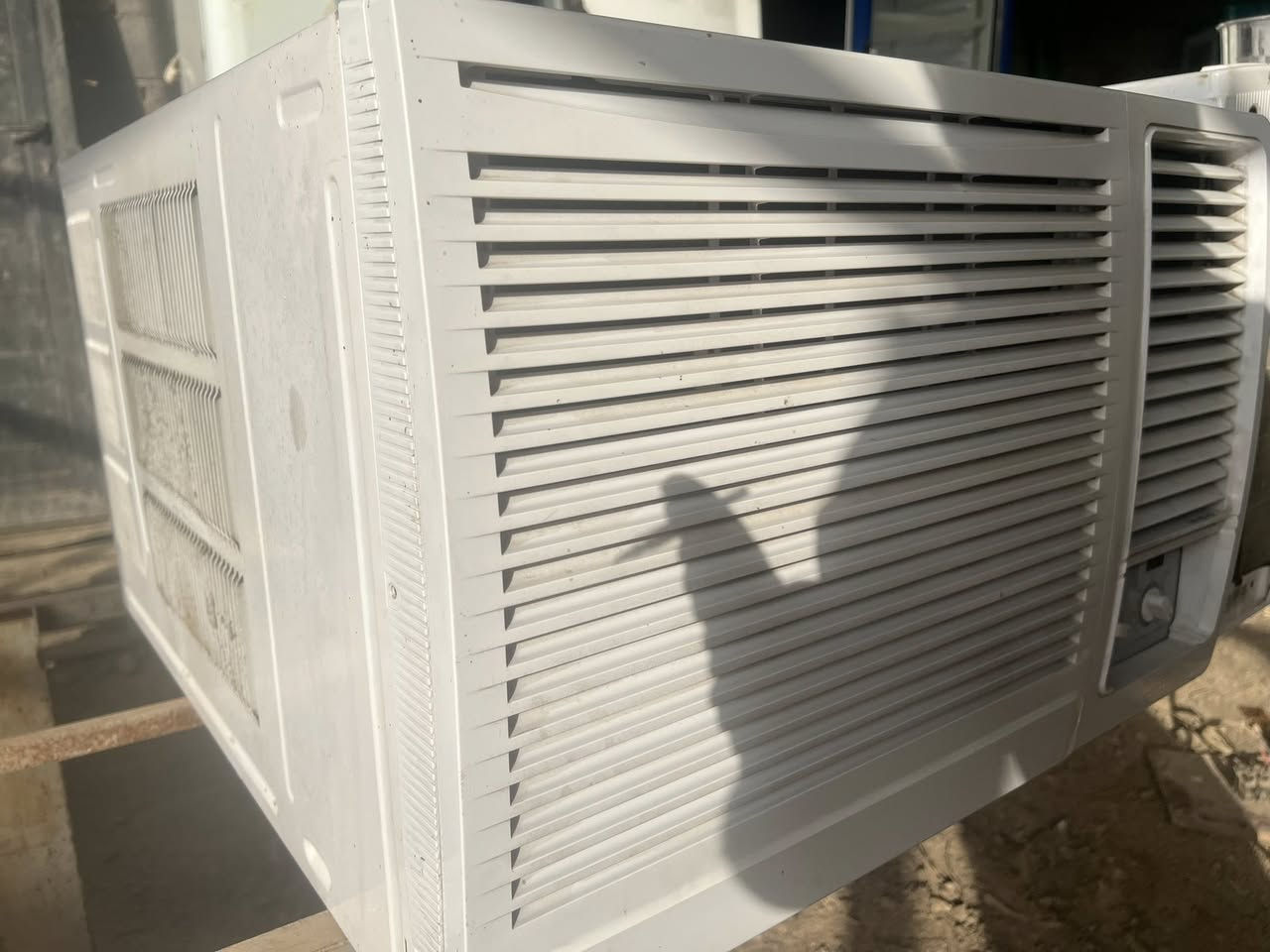 للبيع مكيف توسوت نضافه 90 بل ميه اخو الجديد 
السعر 300الف 
***********

