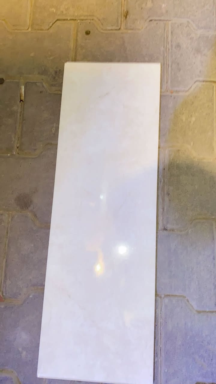 السلام عليكم سيراميك اسباني  50/20x60 متر بدون كارتون للبيع سعر المتر 7 الالف دينار وتعرفون سعر السيراميك الاسباني شكد الرقم /***********
