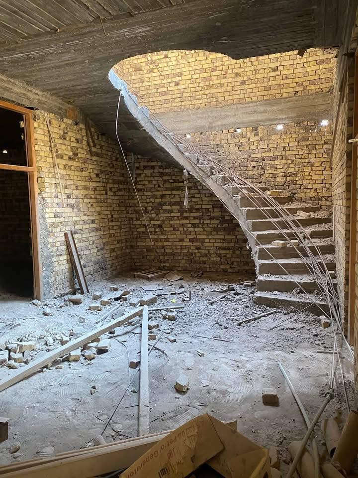 �✨ هيكل سكني مميز للبيع – مساحة 200م – طابقين

طابو زراعي سند 25 

📍 الموقع: التقيّة الثالثة
🚗 يبعد 50 متر فقط عن الشارع العام
📐 المساحة: 200 متر
🏗️ نوع العقار: هيكل طابقين جاهز للإكمال

💎 
المواصفات:

 • 6 غرف نوم 
 • صالة واسعة
 • استقبال
 • مطبخ
 • مجمع صحيات
 • تصميم مناسب للسكن العائلي أو الاستثمار

⭐ 
مميزات العقار:

 • موقع قريب جداً من الشارع العام
 • 
 • منطقة هادئة وقريبة من الخدمات

📞 
للاستفسار والتواصل:

***********
