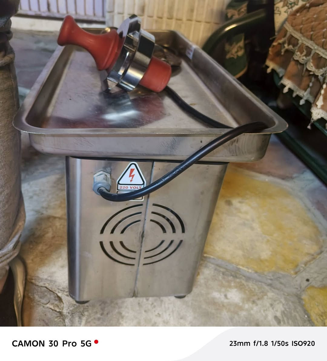 مكينه مال لحم حجم 32 اكبر حجم 4 حصان تجي سنكل  مو ترفز هيه ومعداته كامله بعده بحالت الوكاله نضيفه مستخدمه جدا قليل بيه نضام طوارئ 220 فولت سعر خاص 
***********
***********
