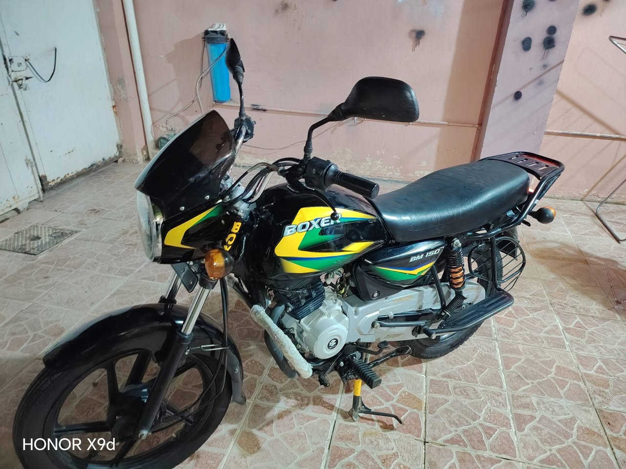 السلام عليكم اخوان دراجه بوکسر للبيع مديل 22 مرقمه لوحات نكليزي بأسمنه تحويل ثاني يوم الدراجه نظيفه مكفوله كفاله عامه الشراي يتصل ويدلل *********** مكاني ديالى بعقوبه جسر خرنابات
