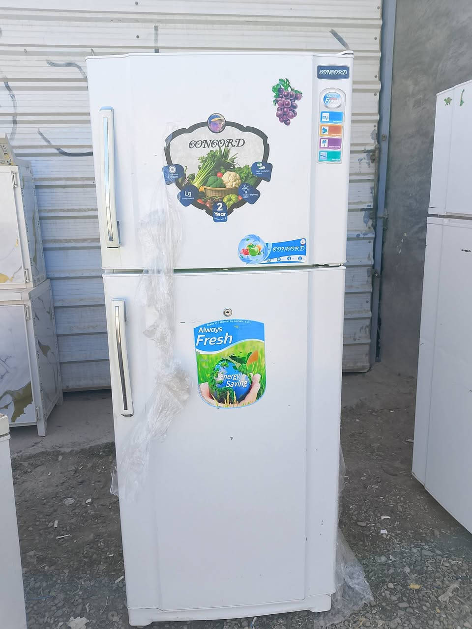 ثلاجه كونكرد ٢٠ قدم ضمان شهر نضيفه فول سعرهه ٢٧٥ وبيهه مجال مكاني شيخ حمد طريق زملت حمدي مقابل وكيل عادل عبوو *********** بي واتساب
