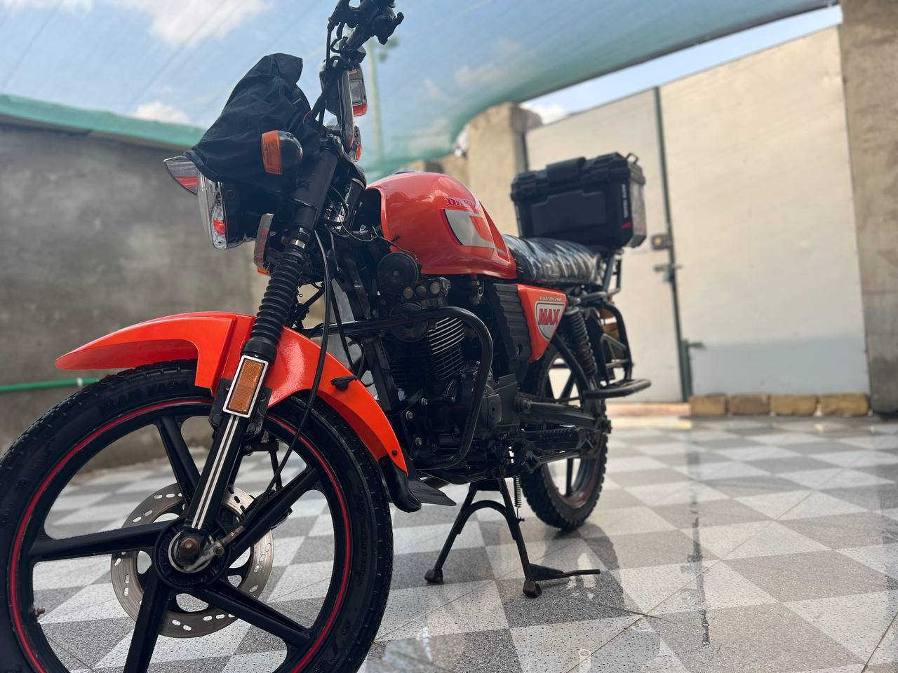 دايوان موديل٢٠٢١
رقم وسنويه فقط الرقم باقي استلام 

تحويل ثاني يوم 

السعر ١٧٥٠مليون وسبعميه وخمسين 

***********
