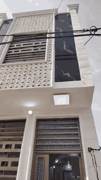 دار للبيع كربلاء مقابل مستشفى الكفيل طابقين كامل بناء حديث 3غرف نوم حي الكرار *********** مساحه 56 سعر 95 بي مجال قليل
