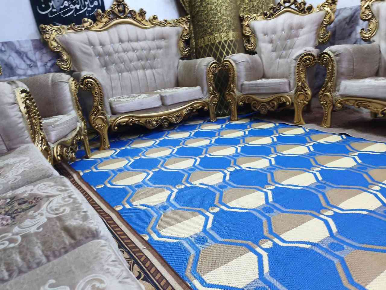 تخم ملكي 10 مقاعد نضيف حيل اخو جديد مابي اي ضرر سعره 375 وبي مجال مكاني كربلاء حي العامل يوجد توصيل بكروه *********** يوجد واتساب
