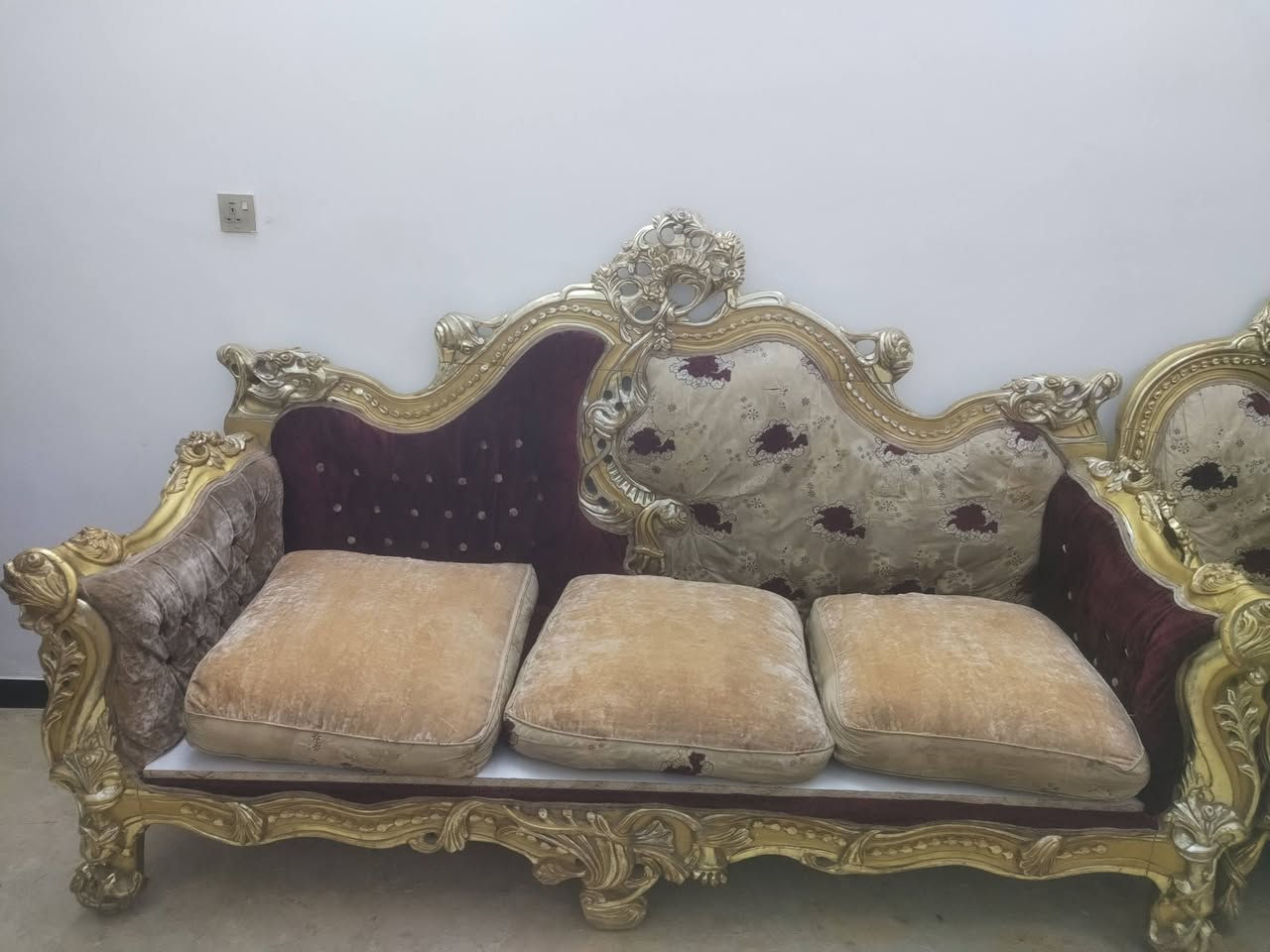 تخم مصري ملكي ١٠ مقاعد
السعر ٥٠٠ الف


**إذا كنت صاحب هذا الإعلان وتريد حذفه لأي سبب، رجاءا أرسل رسالة إلى الدعم الفني**