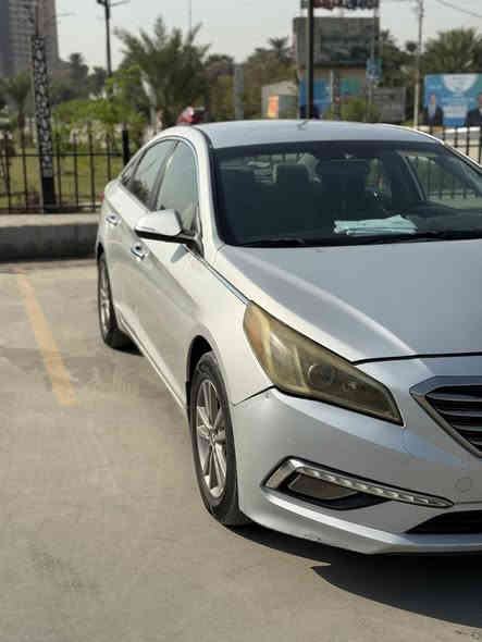 السلام عليكم 
سوناتا 2015 للبيع
محرك 1600 توربو 
كير أوتوماتيك dct دبل كلج رياضي 
مواصفات السياره
اشاير بلمري 
كشن كهرباء
كروز سرعه
تحكمات جهتين
شاشة أندرويد 
رقم اربيل باسمي
سياره نقصها فقط الصدر الامامي
السياره حادثها بامريكا مثل ما موضح بلصور فقط خشم البنيد ومصلح نفسه 
وهنا بلعراق انطخت الباب الامامية جها اليمين وتبدلت باب اصليه نفس اللون
سعر السياره 118 ورقة وبيها مجال بسيط
عنوان بغداد
للاستفسار ***********
