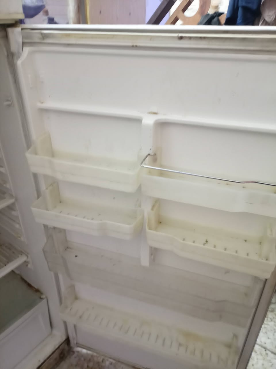 ثلاجه للبيع حجم الكبير 18 قدم سعرهه 175 بيهه مجال


**إذا كنت صاحب هذا الإعلان وتريد حذفه لأي سبب، رجاءا أرسل رسالة إلى الدعم الفني**