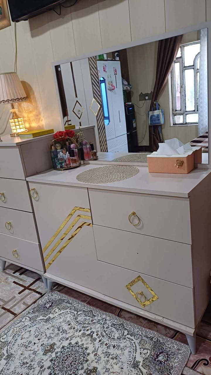 غرفة نوم 8 قطع اخو جديد شخط مابي مستعمل سنه ماخذي غالي
هسه يردو ويه دوشك ٥٥٠ قفل


**إذا كنت صاحب هذا الإعلان وتريد حذفه لأي سبب، رجاءا أرسل رسالة إلى الدعم الفني**