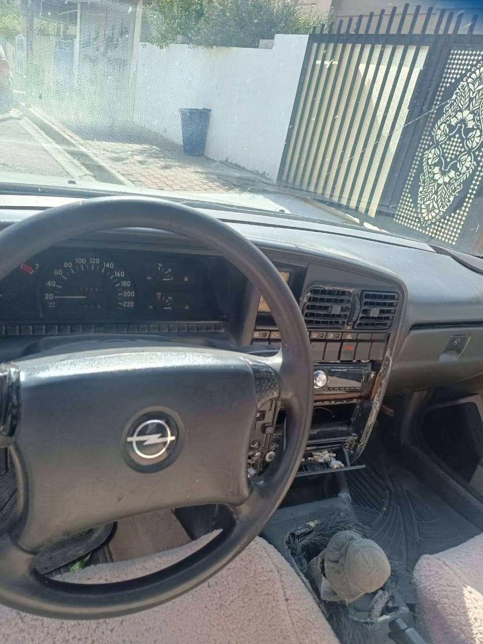 السلام عليكم
متاح اوبل اوميكا حجم 24
تدفئه شغال
سلايت شغال
كير ومكينه نضيفات ترايك للبصره بشرط
لايت زينون كهربائيات شغاله حت الجداحه شغاله
جام امامي كهربائي يصعد وينزل
تخم تاير فوك النص عمر
سياره صبغ بلادي
سياره رقم نينوى فحص ابيع فحم بدون راعي
سعر 14 قفل قفل
*********** كركوك, العراق
