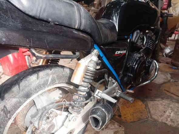 السلام عليكم 
دراجه سبي فور جيل اول مصبوغه للجماليه بيه خسفه بل تانكي ومعجنه الكفر الخلفي عوزه صبغ 
دراجه مكينه مكفوله منل فتح ولصوت من كلشي مكفوله المكينه دراجه نضيفه السعر ١٥٠٠مليون اونص 
مجال كلش قليل جدا مكاني ناصريه مركز الشراي ايخابر لئن نت ماكو ***********
