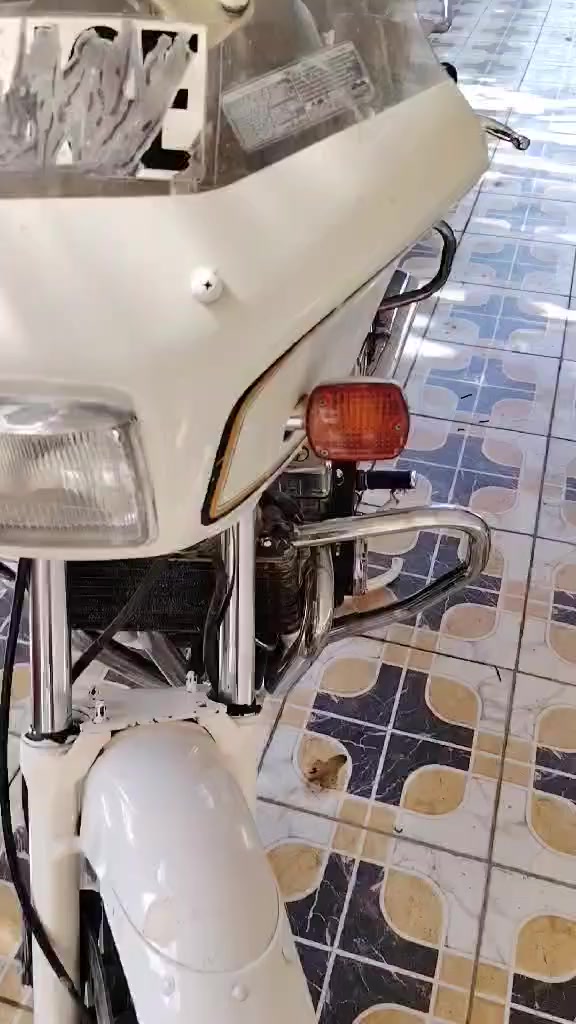 اخوان  السعر مليونين وربع ميه  وبيه مجال   الاستفسار *********** العنوان السماوه
