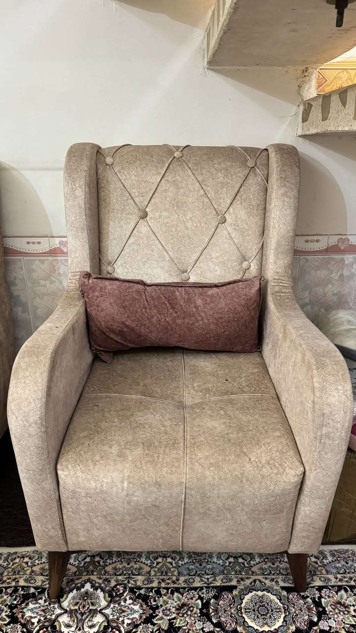 نص تخم عراقي موديل تركي نظافة 90%
السعر 125 الف 
***********
