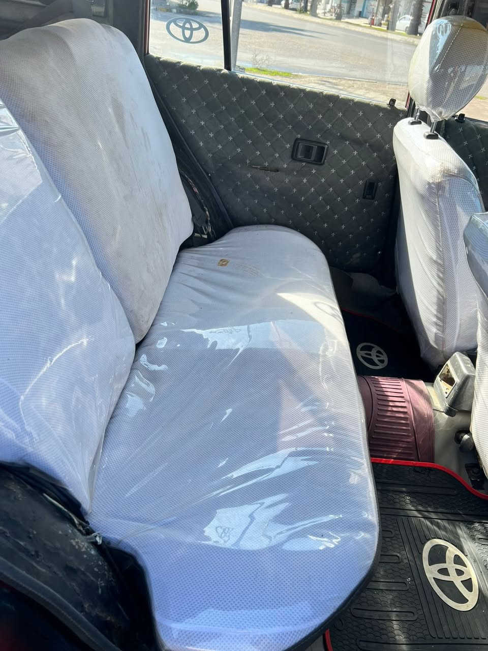 السلام عليكم كورلا ستيشن موديل 1993 كير اوتاماتيك سنويه لحد ٣٠ بطاقه بانزين بيها تدفئه تبريد ثلج 🧊 سياره عل شرط فقط ناقصها صبغ  السعر ٤٥ وبيها مجال للشراي هـ  ***********
