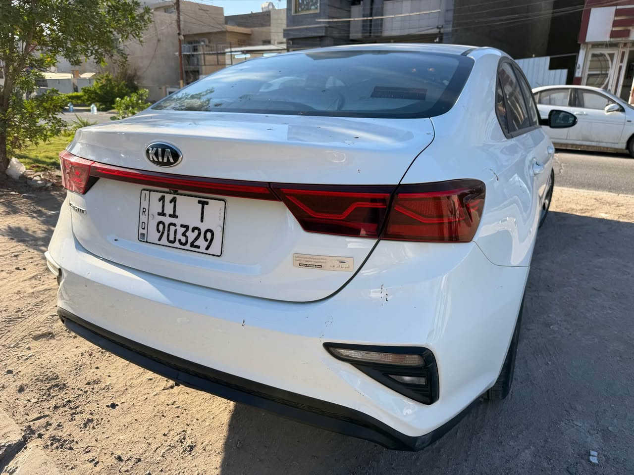 للبيع كيا سيراتو موديل 2019 خليجي 
ماشيه 86000 حقيقي 
على وضع الشركه 
بيهة صبغ بنيد ودعاميه بدون دواخل بدون شواصي
وبيهة شخط بالباب مكحل
وطاك ايرباك ومصلح 
السياره جاهزه من كل النواحي 
وكاله الدوليه مكينه 1600 
مري شفط 
ريمونت عدد2
نضام ABS
شاشه اندرويد و كاميرا خلفيه 
تخم تايرات جديده 
عده وسبير جديدات منازلات
خاليه من النقوصات
السياره رقم بغداد باسمي رقم جديد
مكان السياره بغداد العامريه 
السعر 125 وبيهة مجال جدا بسيط
للتفاصيل الاتصال بالرقم ‭***********‬
شكرا لاداره الموقع بغداد, العراق
